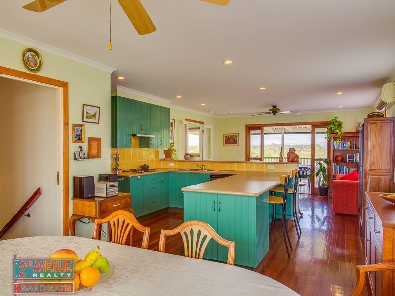 33 Nash Street, Sandgate QLD 4017