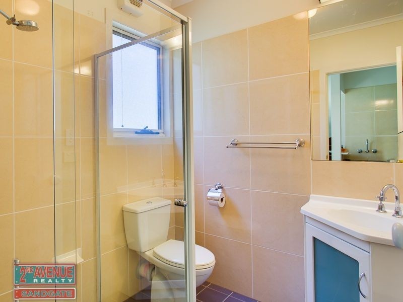 33 Nash Street, Sandgate QLD 4017