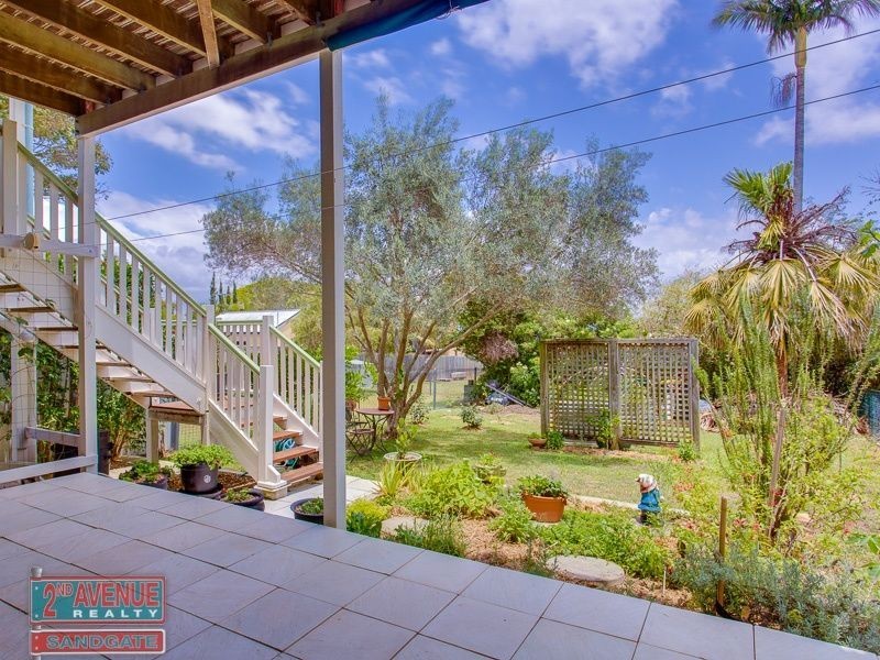 33 Nash Street, Sandgate QLD 4017
