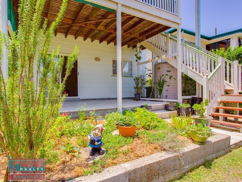 33 Nash Street, Sandgate QLD 4017