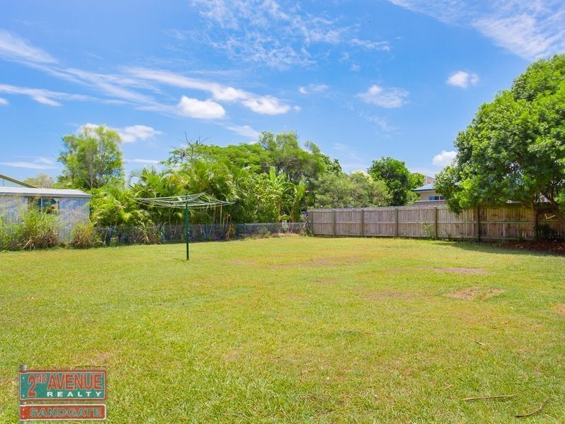 11 Station Road, Deagon QLD 4017