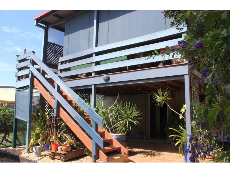 25 Nash Street, Sandgate QLD 4017