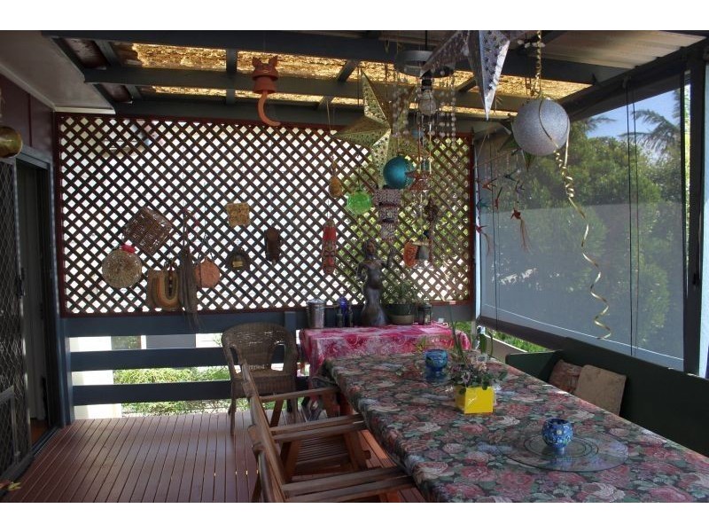 25 Nash Street, Sandgate QLD 4017