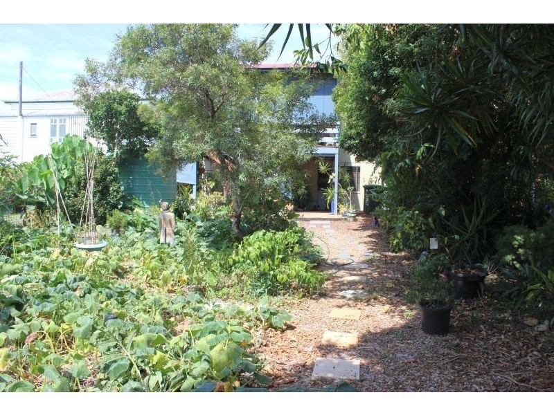 25 Nash Street, Sandgate QLD 4017