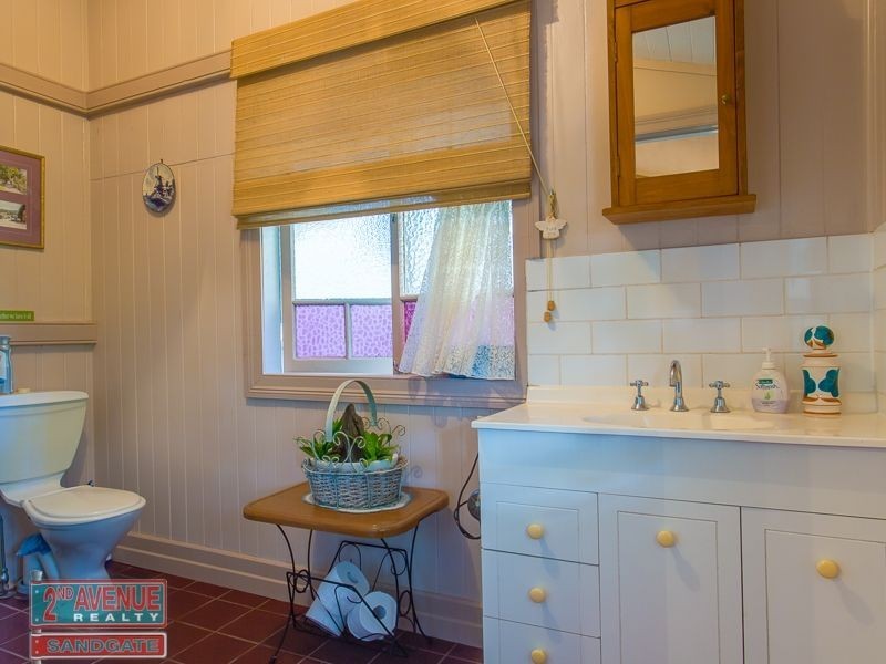 15 Gowen Street, Shorncliffe QLD 4017