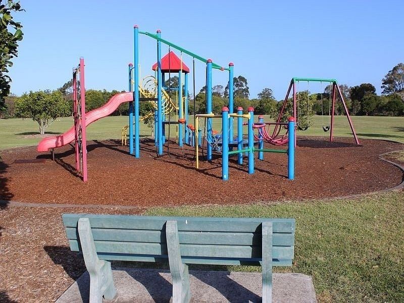 13 Bamford Street, Sandgate QLD 4017