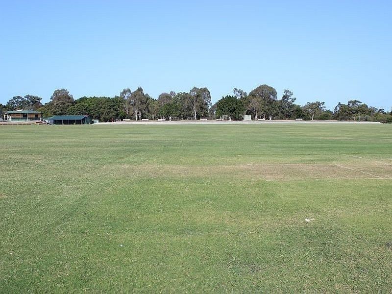 13 Bamford Street, Sandgate QLD 4017