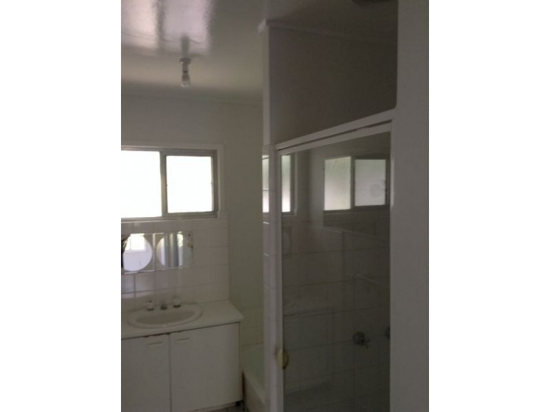 32 Nundah Street, Brighton QLD 4017