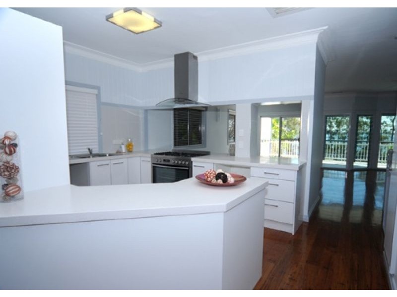 10 Signal Row, Shorncliffe QLD 4017