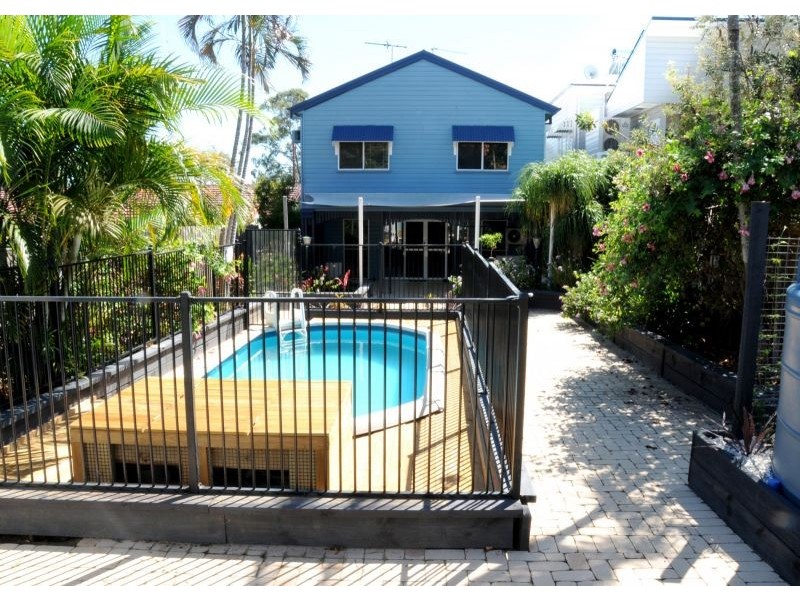 10 Signal Row, Shorncliffe QLD 4017