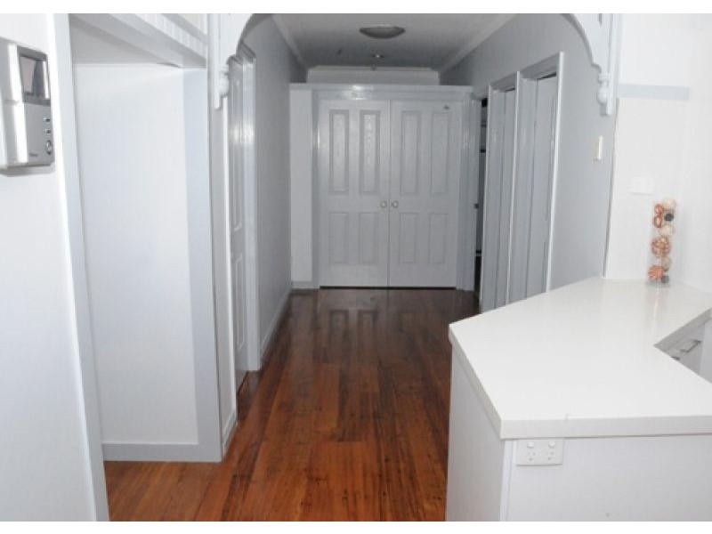 10 Signal Row, Shorncliffe QLD 4017