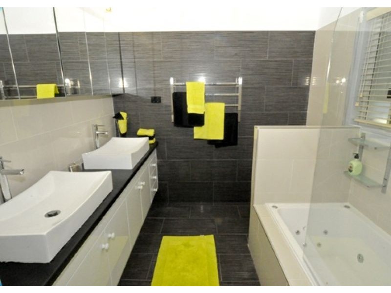 10 Signal Row, Shorncliffe QLD 4017