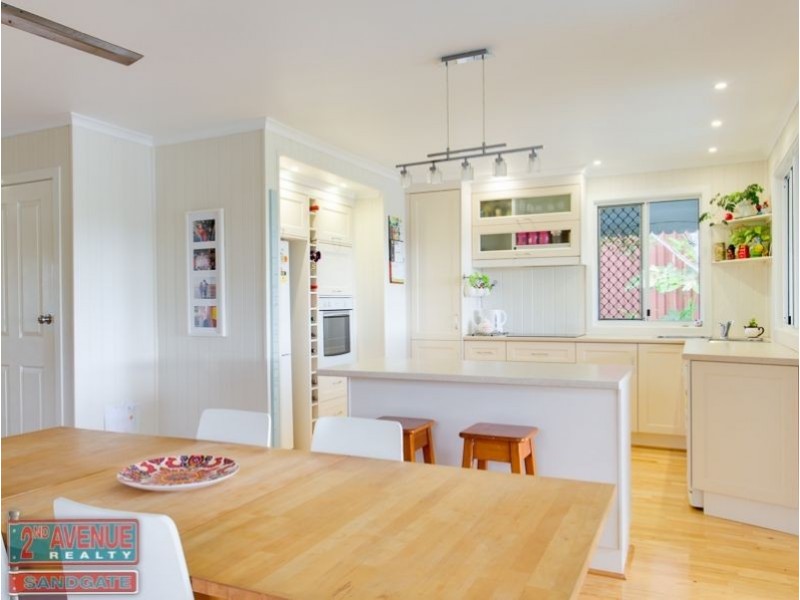 37 Yundah Street, Shorncliffe QLD 4017