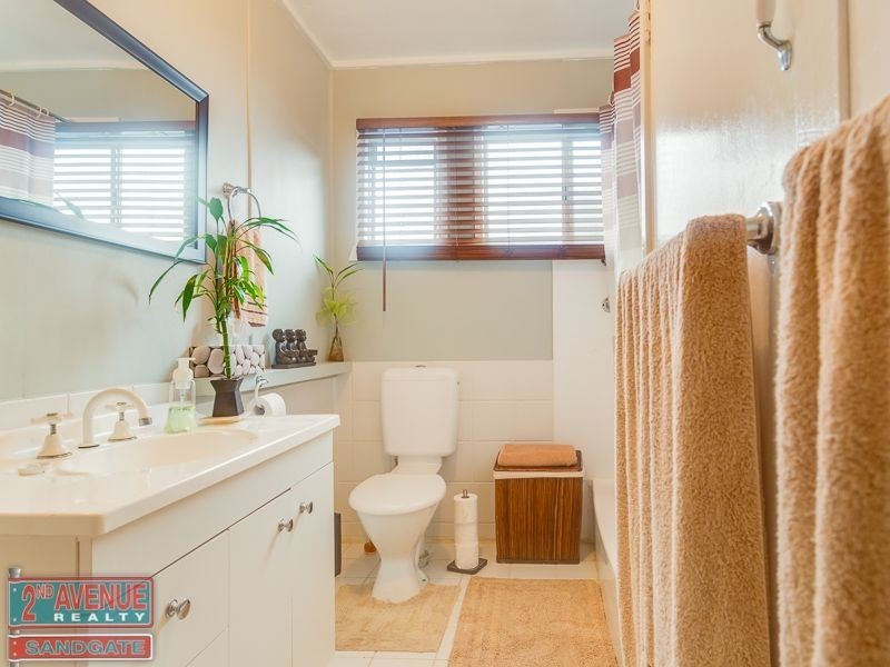 64 Clayton Street, Sandgate QLD 4017