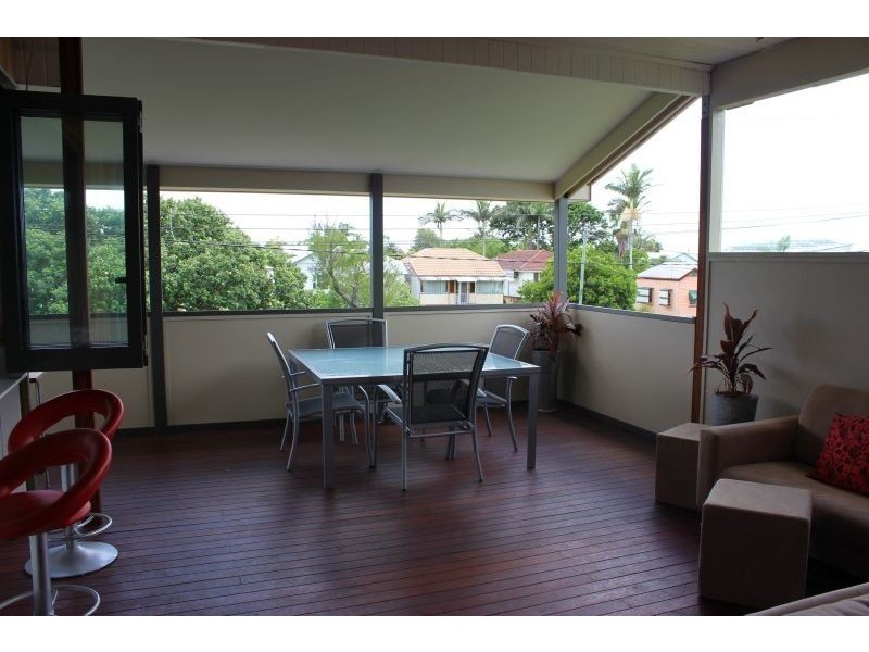 15 Ninth Avenue, Sandgate QLD 4017