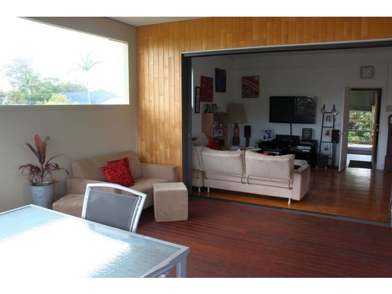 15 Ninth Avenue, Sandgate QLD 4017