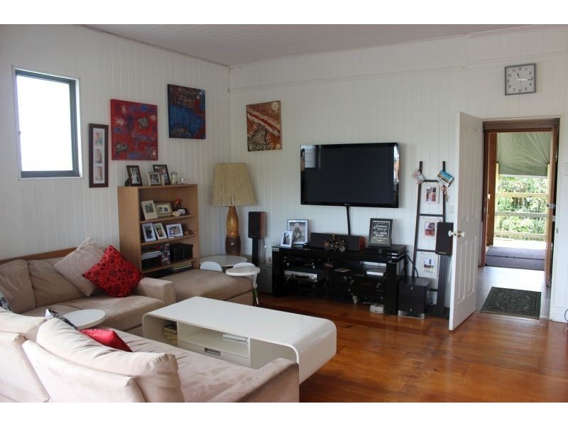 15 Ninth Avenue, Sandgate QLD 4017