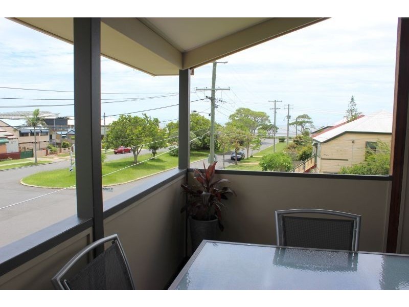 15 Ninth Avenue, Sandgate QLD 4017