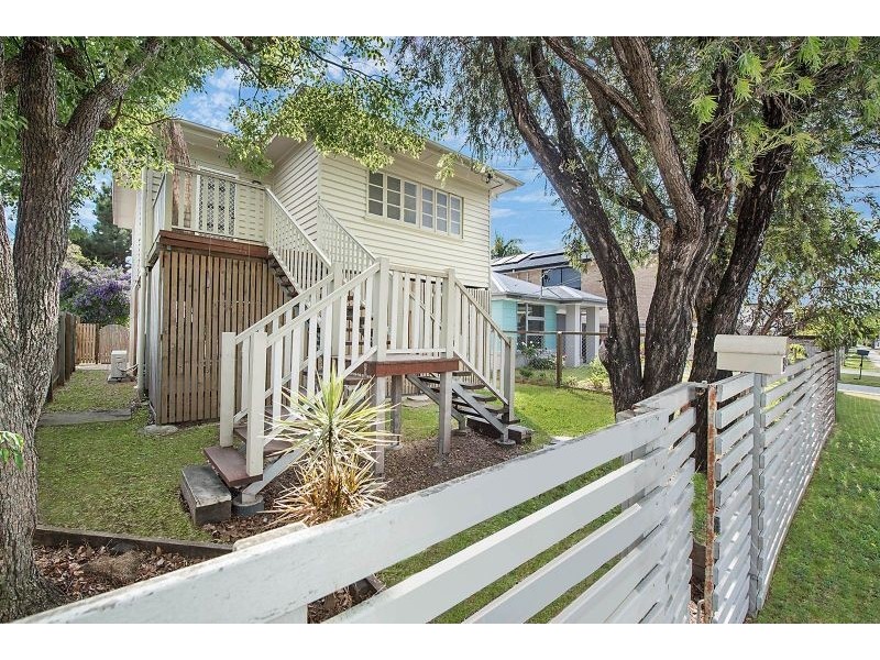 2 Adams Street, Deagon QLD 4017