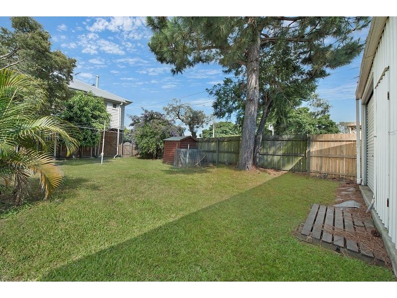 2 Adams Street, Deagon QLD 4017