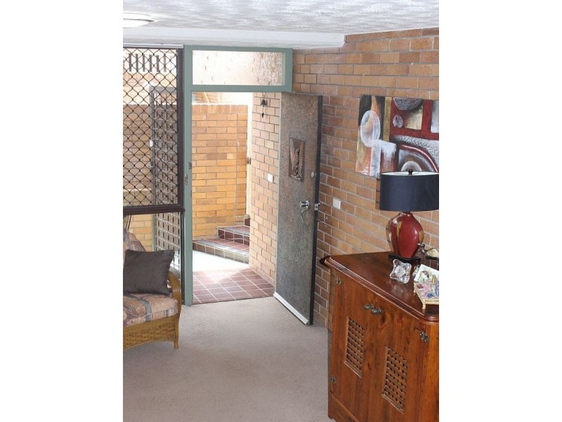 2/88 Eagle Terrace, Sandgate QLD 4017