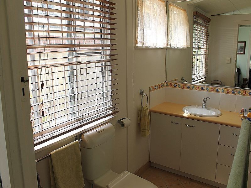 15 Oxford Place, Shorncliffe QLD 4017