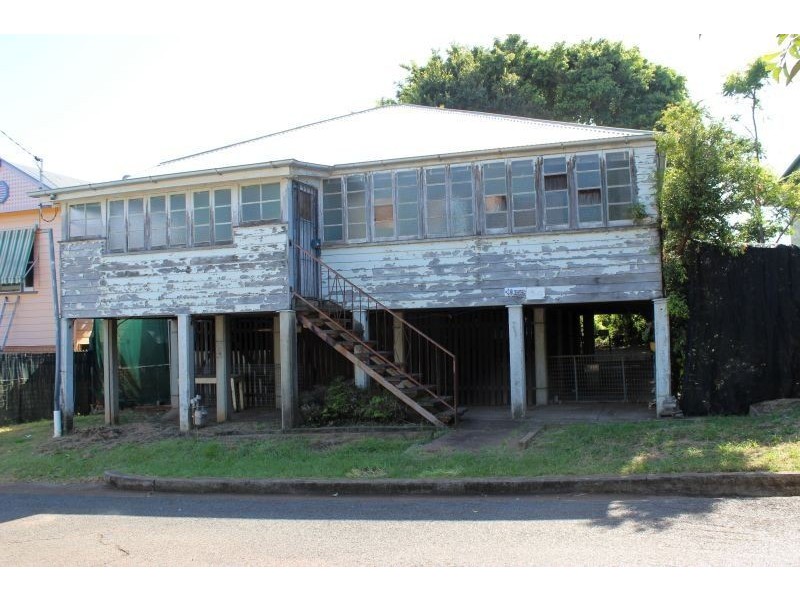 18 Twamley Street, Shorncliffe QLD 4017