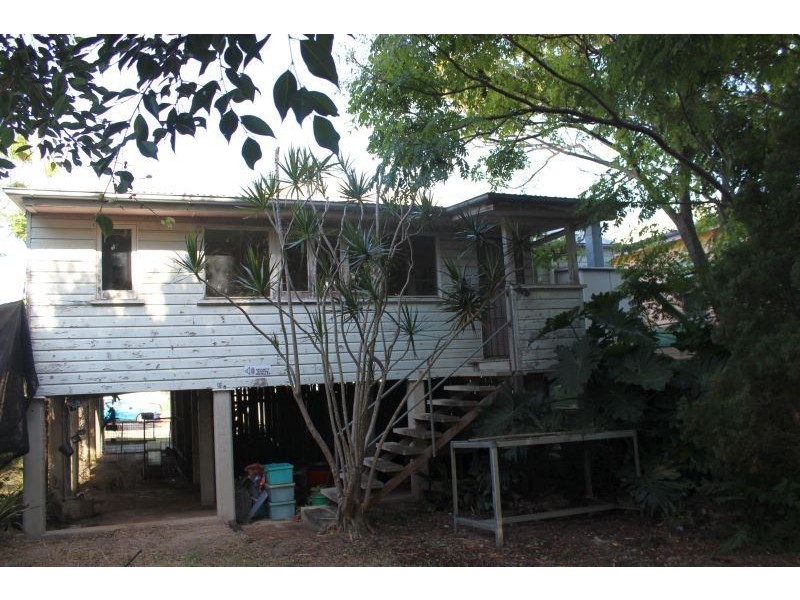 18 Twamley Street, Shorncliffe QLD 4017