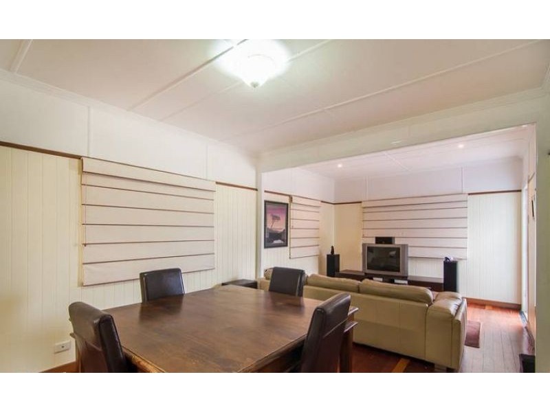 24 Albury Street, Deagon QLD 4017