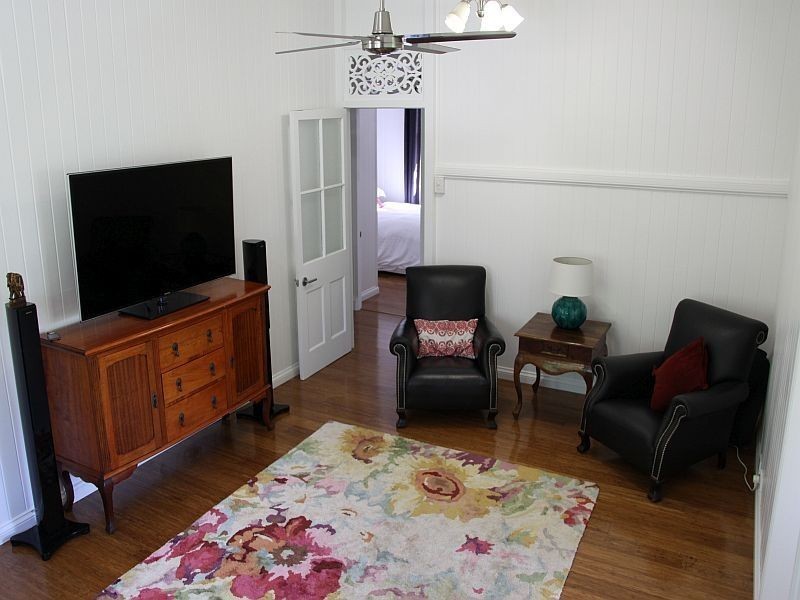 86 Yundah Street, Shorncliffe QLD 4017