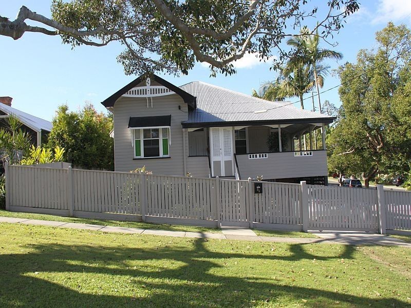 86 Yundah Street, Shorncliffe QLD 4017