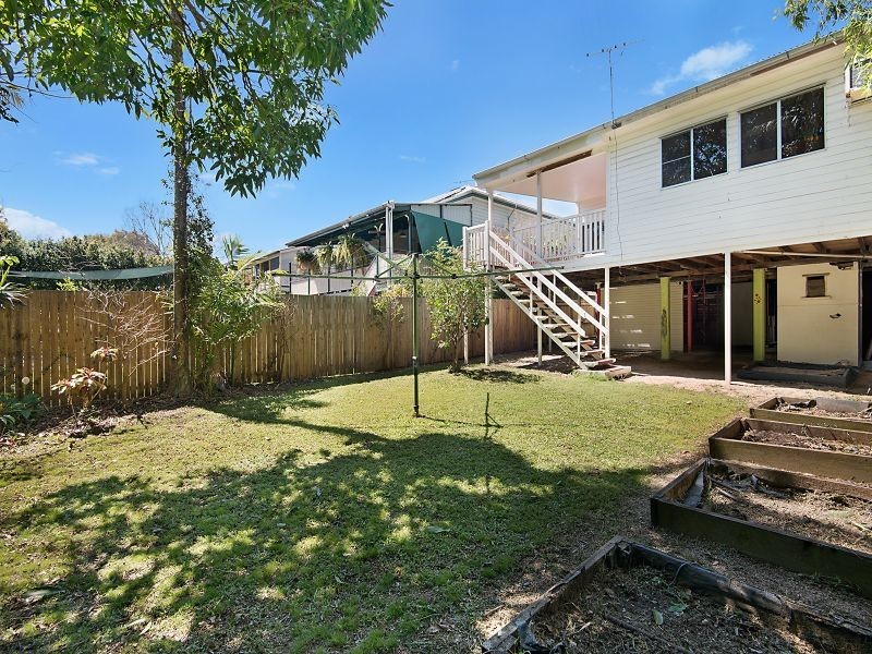48 Cotton Street, Shorncliffe QLD 4017