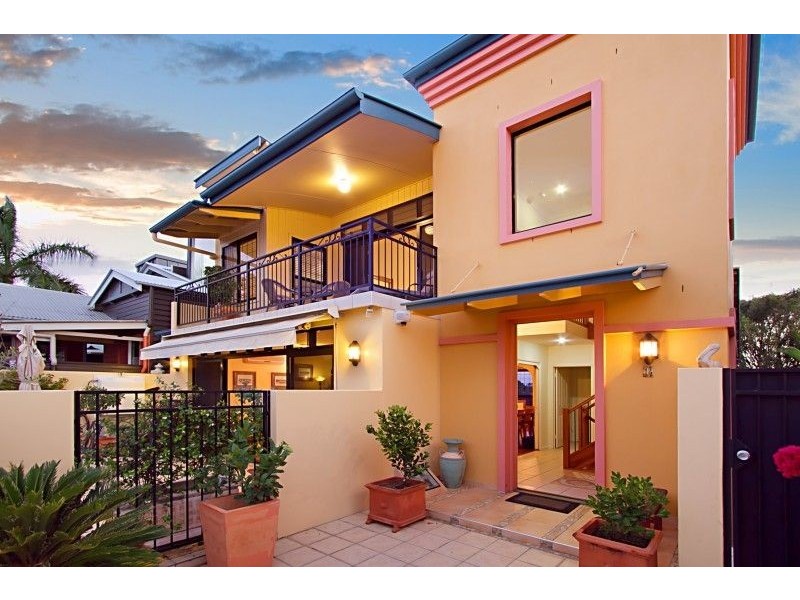 14 Eagle Terrace, Shorncliffe QLD 4017