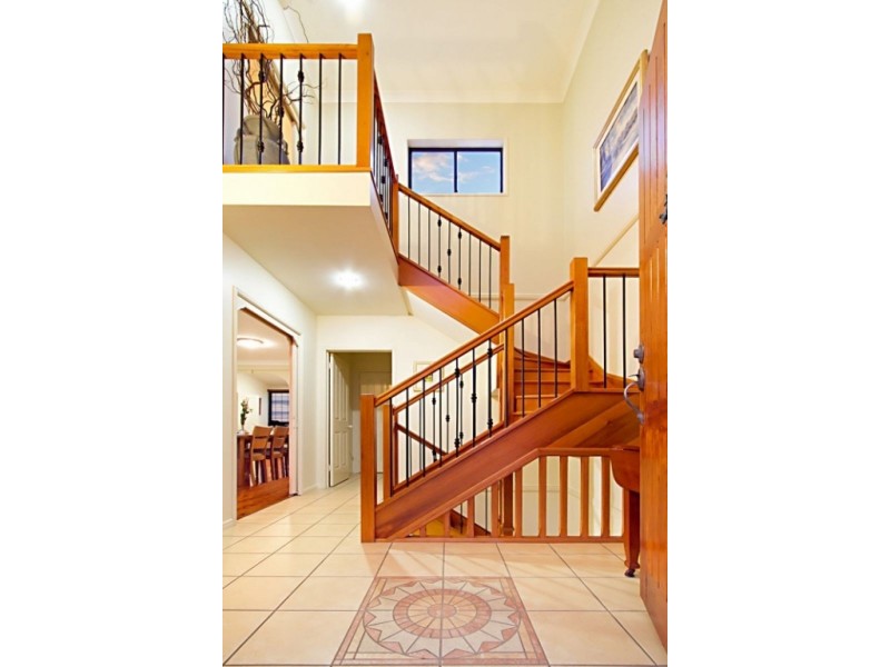 14 Eagle Terrace, Shorncliffe QLD 4017