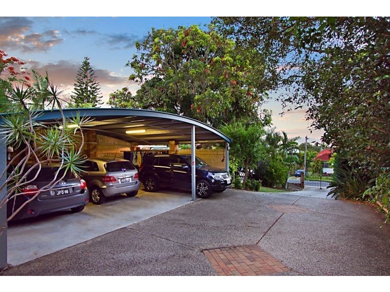 14 Eagle Terrace, Shorncliffe QLD 4017