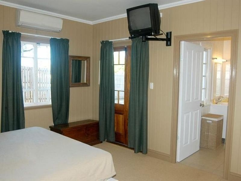 15 Anzac Avenue, Sandgate QLD 4017