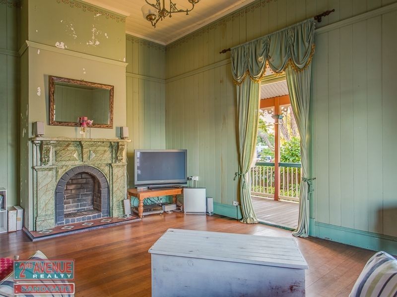 50 Flinders Parade, Sandgate QLD 4017