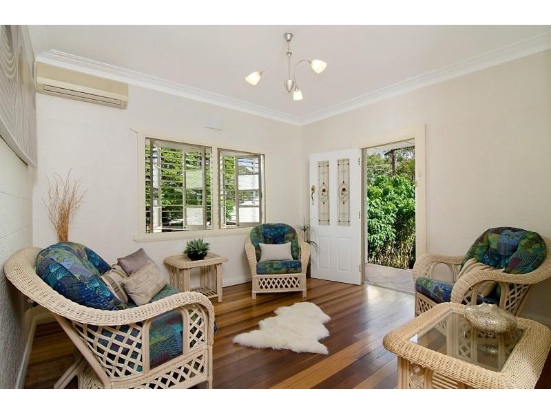 42 Bracken Ridge Road, Sandgate QLD 4017