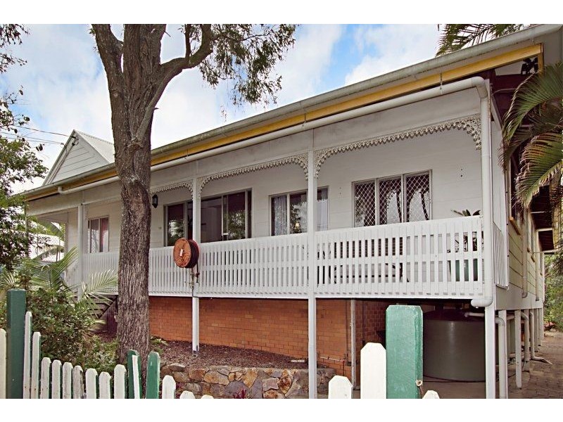 42 Seventh Avenue, Sandgate QLD 4017