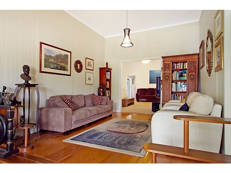 42 Seventh Avenue, Sandgate QLD 4017