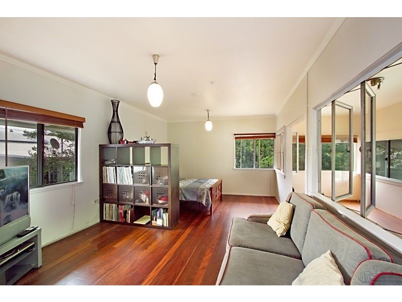 42 Seventh Avenue, Sandgate QLD 4017