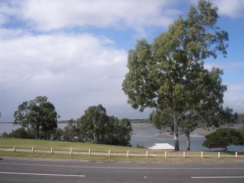 86 Allpass Parade, Shorncliffe QLD 4017