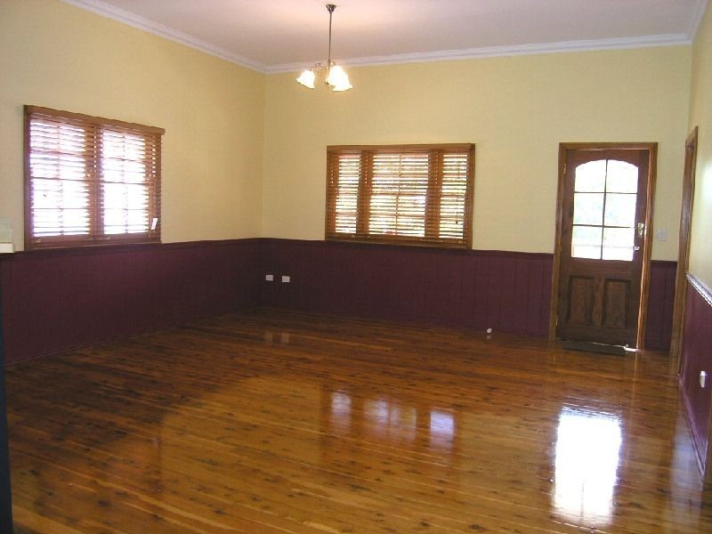 11 Pier Avenue, Shorncliffe QLD 4017