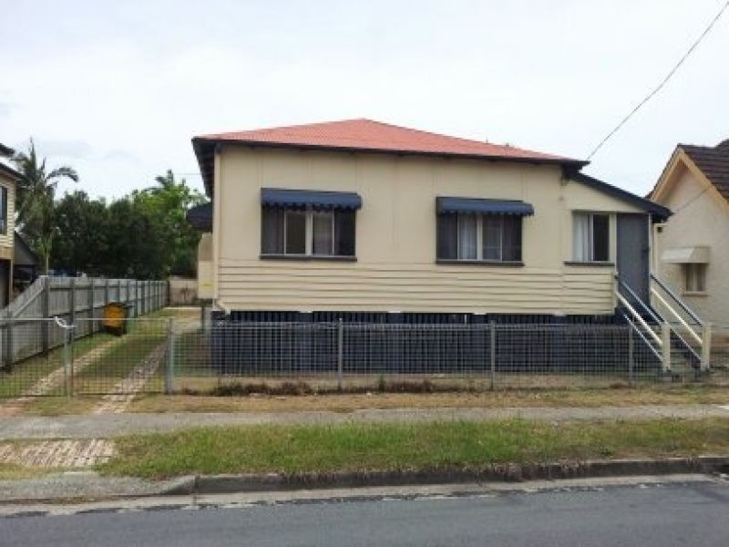 8 Angus Street, Clontarf QLD 4019