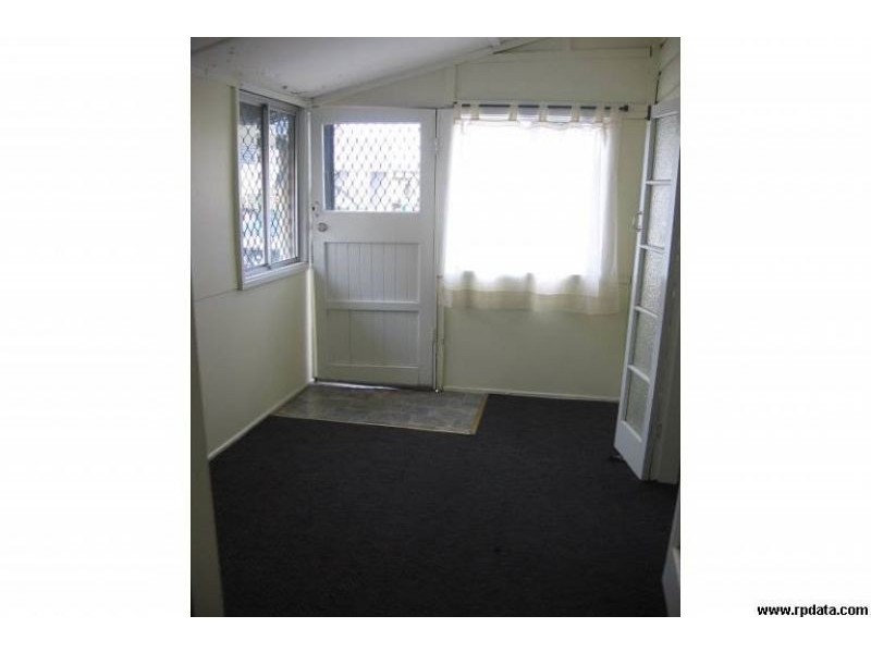 8 Angus Street, Clontarf QLD 4019