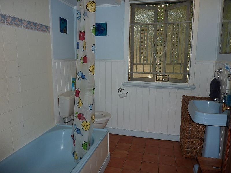 49 Nash Street, Sandgate QLD 4017