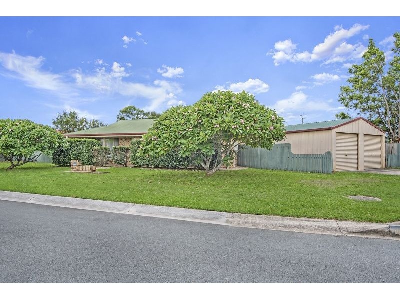 5 Walton Place, Brighton QLD 4017
