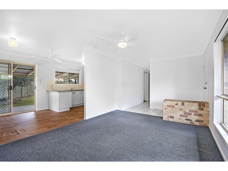 5 Walton Place, Brighton QLD 4017