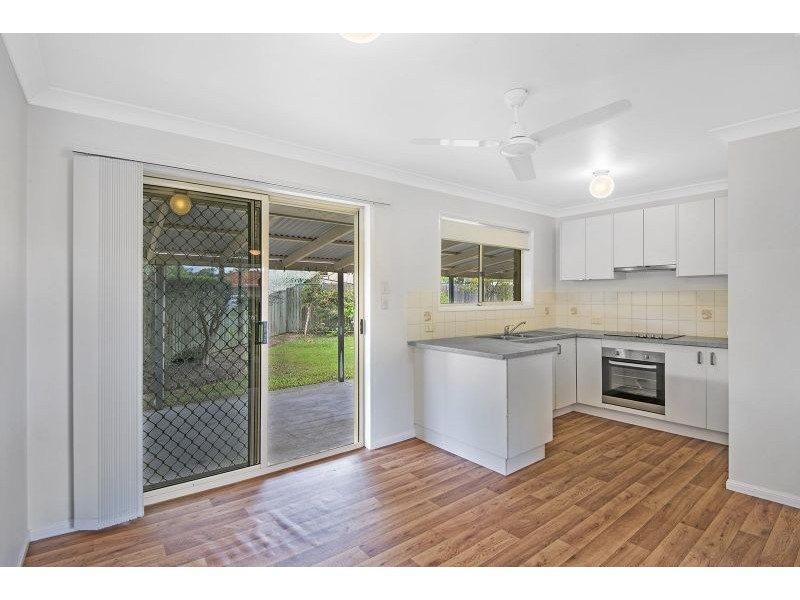 5 Walton Place, Brighton QLD 4017