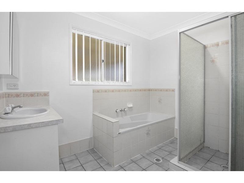 5 Walton Place, Brighton QLD 4017